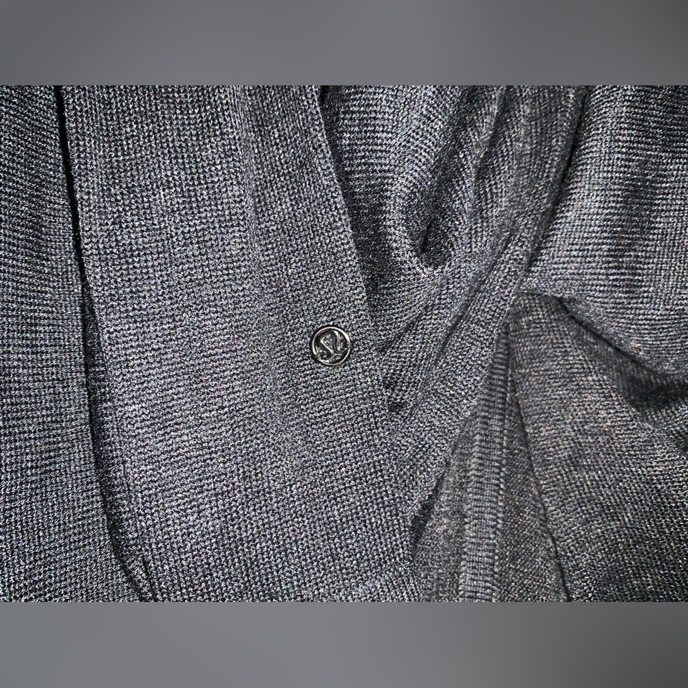 Lululemon Iconic Wrap - Picture 5 of 6